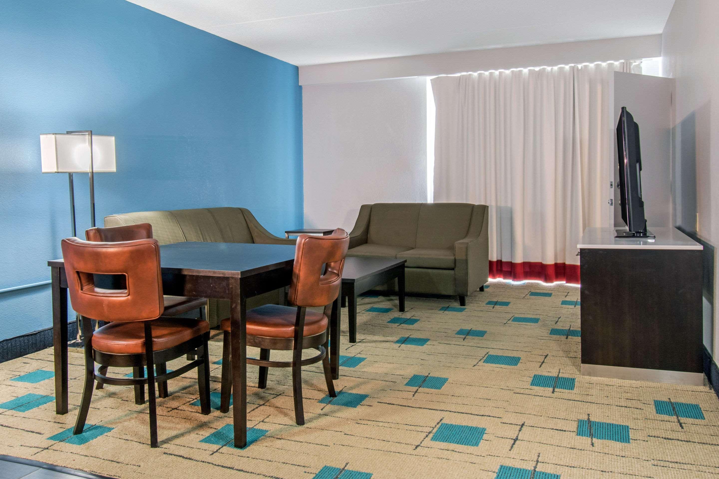 Hawthorn Extended Stay By Wyndham Чемберсберг Экстерьер фото