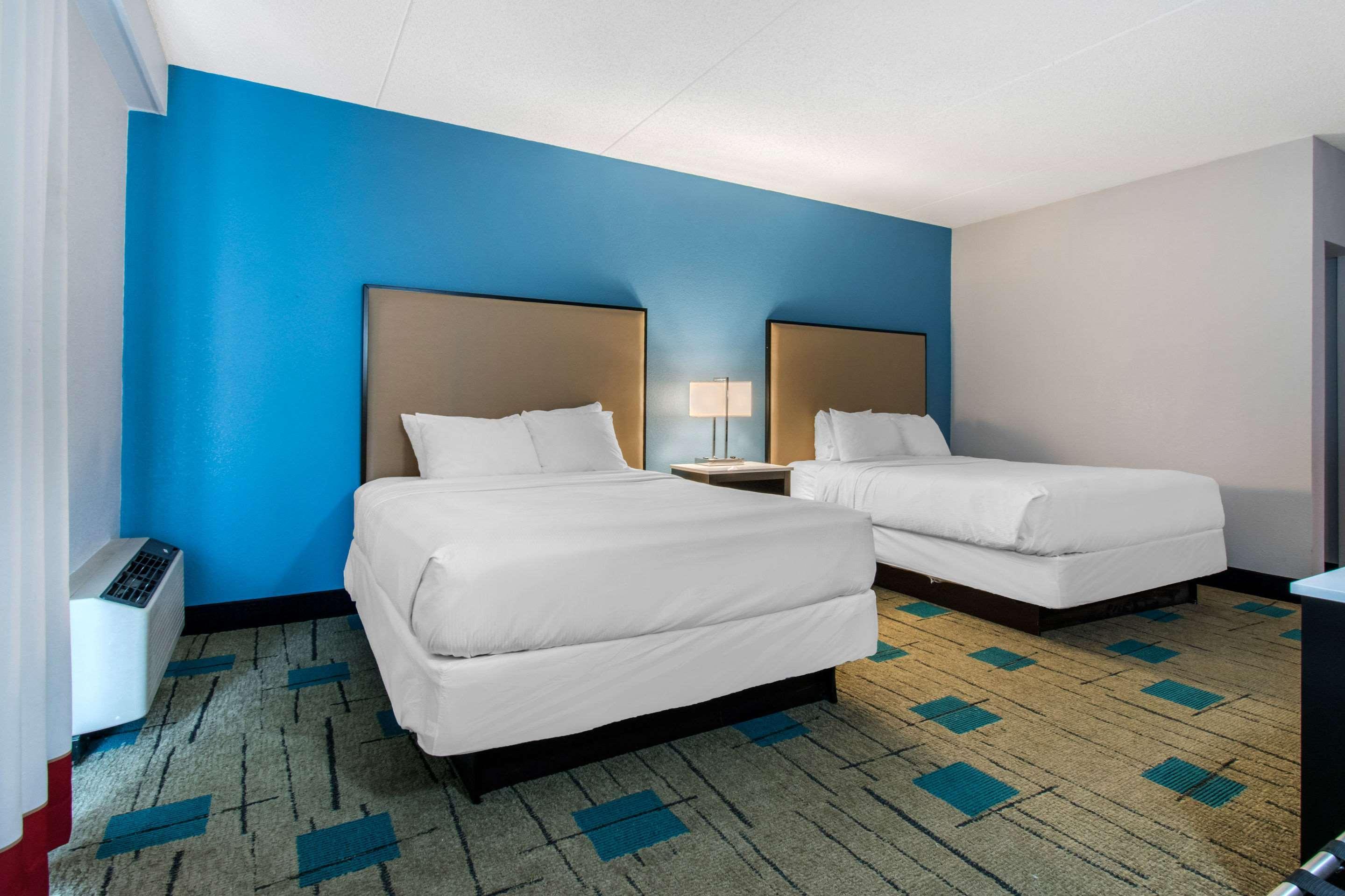Hawthorn Extended Stay By Wyndham Чемберсберг Экстерьер фото